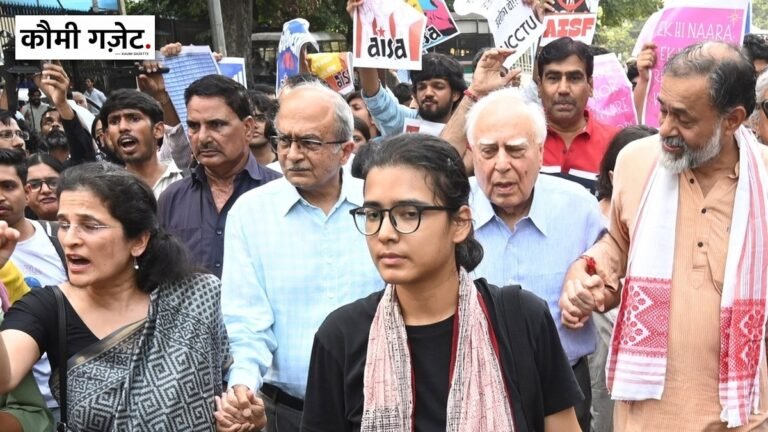 मुख्य निर्वाचन आयुक्त के इस्तीफे की मांग को लेकर प्रदर्शन के दौरान प्रशांत भूषण और योगेंद्र यादव समेत 160 प्रदर्शनकारी हिरासत में